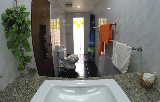 Unsere Badezimmer
